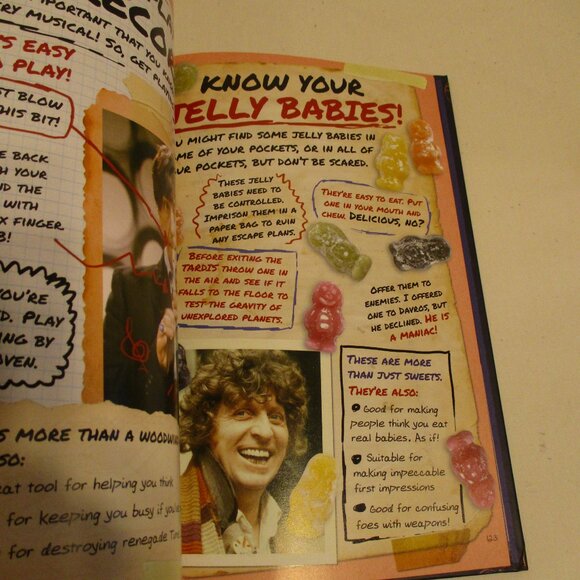 Dr Who Time Lord Official Guide Black White Graphic BBC Reading Book - Picture 8 of 9